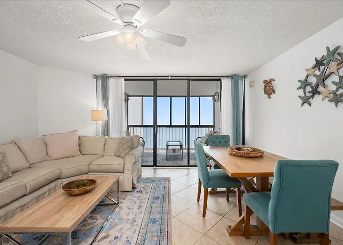 Beautiful Ocean Views From Your Balcony! Holiday home