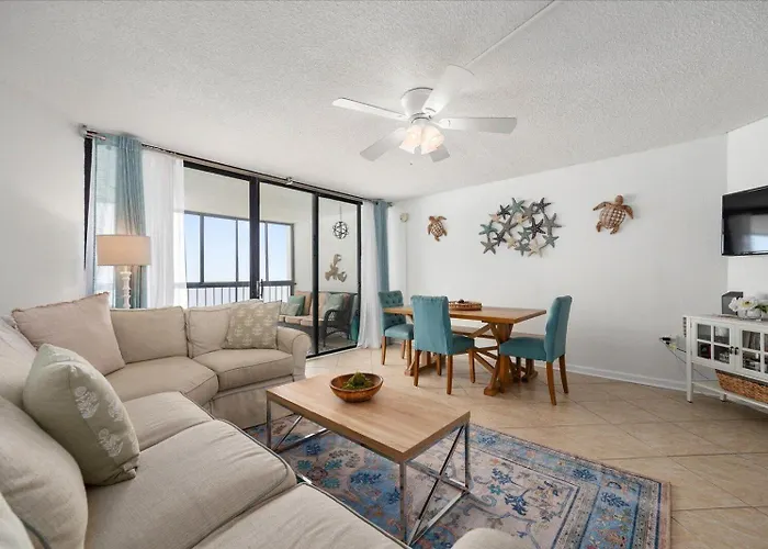 Beautiful Ocean Views From Your Balcony! *