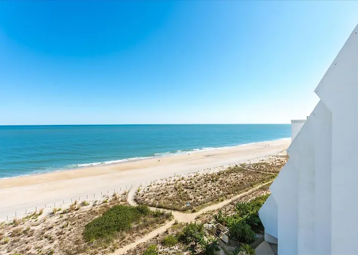 Beautiful Ocean Views From Your Balcony! Holiday home *